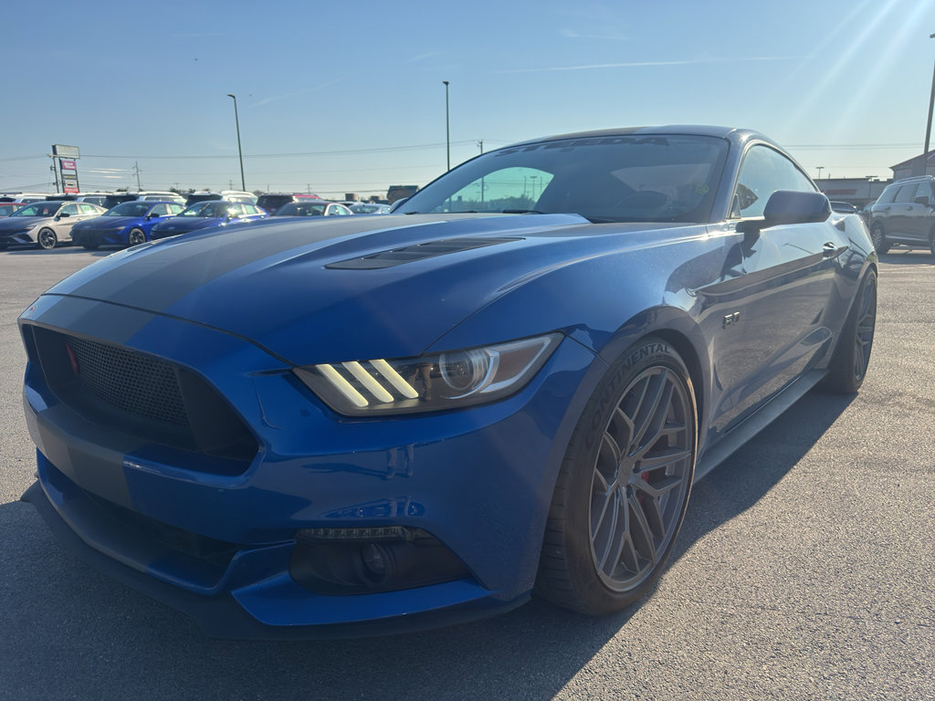 Used 2017 Ford Mustang GT w/ Black Accent Package RWD image 3