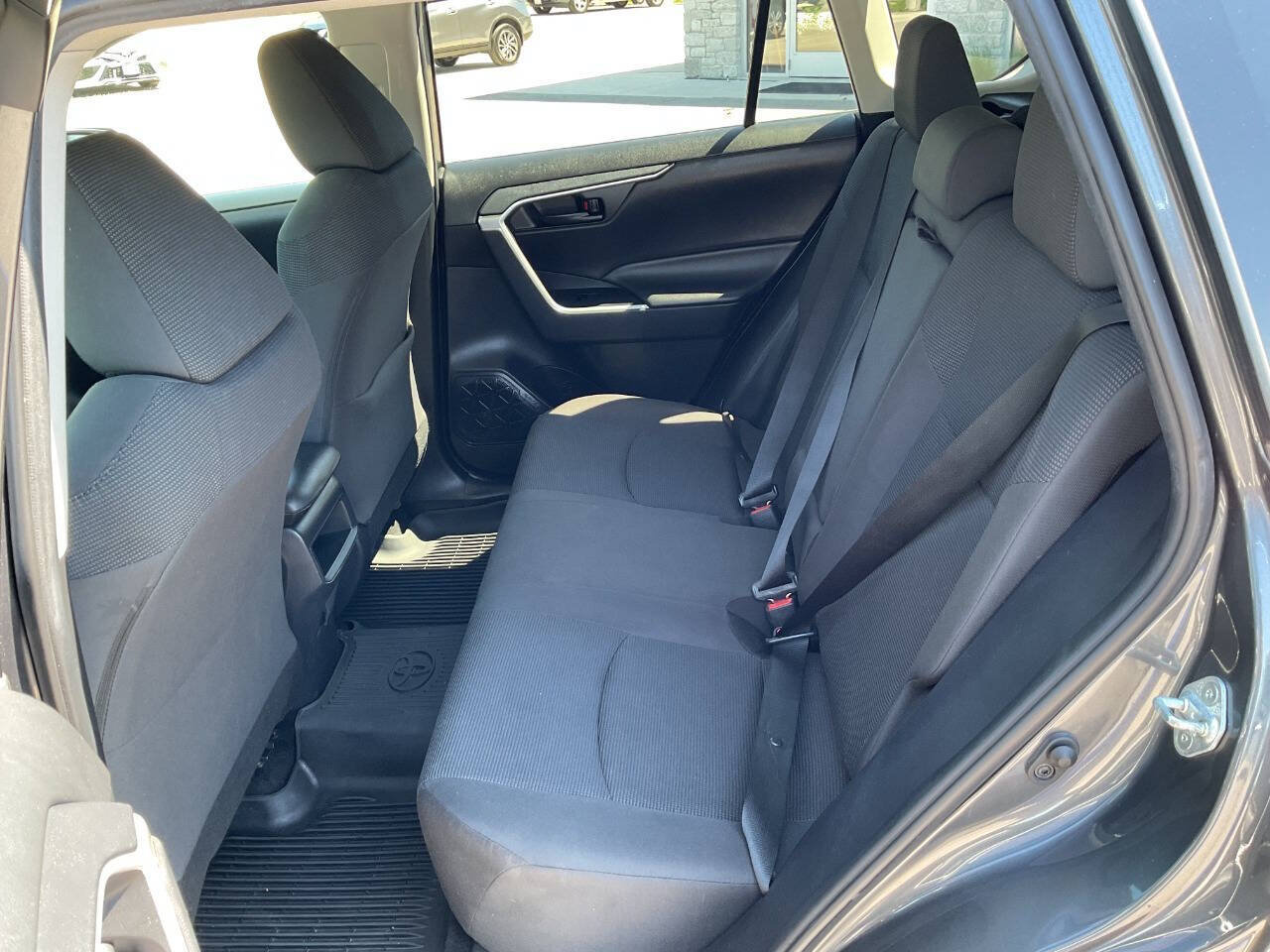 Used 2019 Toyota RAV4 LE w/ All Weather Liner Package AWD/4WD image 29