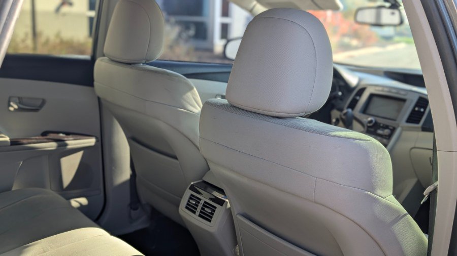 Used 2011 Toyota Venza w/ Convenience Pkg FWD image 16