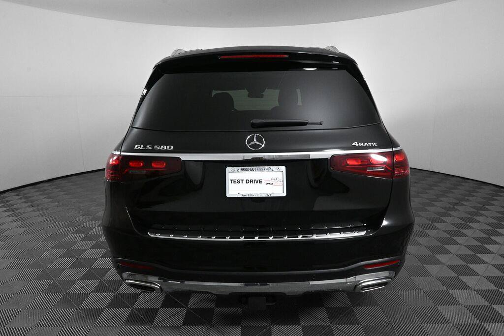 Used 2025 Mercedes-Benz GLS 580 4MATIC image 29