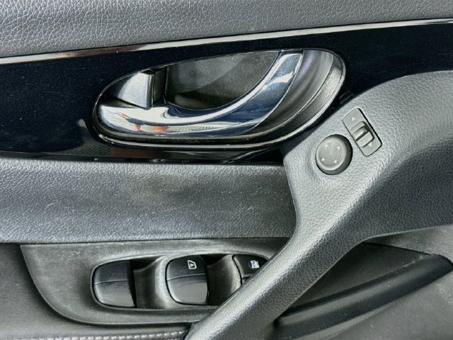 Used 2021 Nissan Rogue Sport SV FWD image 21