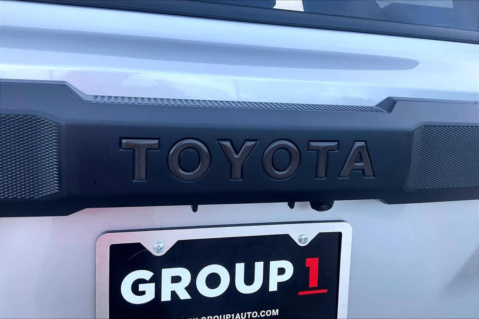 Used 2025 Toyota 4Runner SR5 AWD/4WD image 10