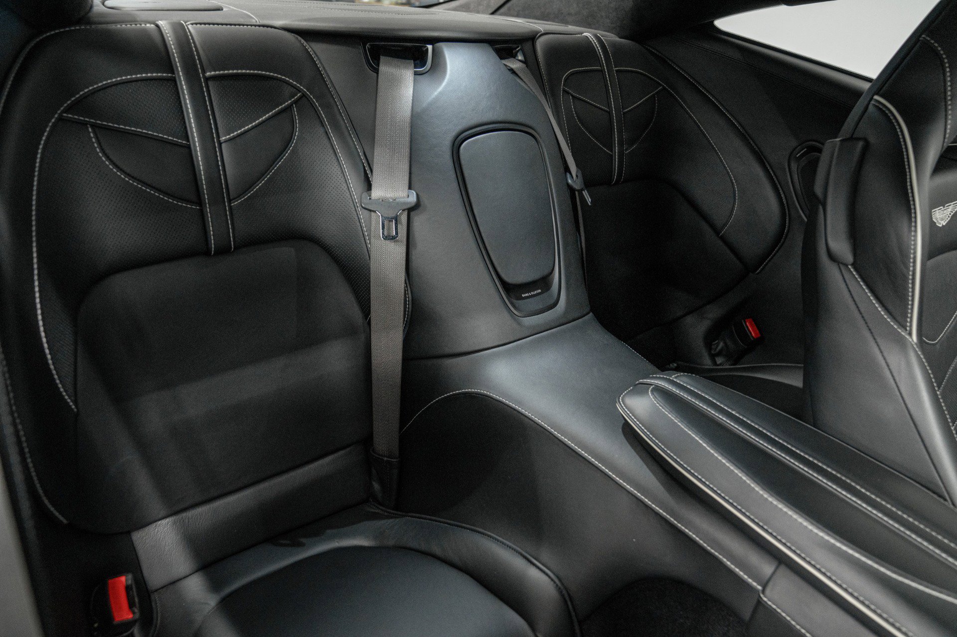 Used 2019 Aston Martin DBS Superleggera image 25