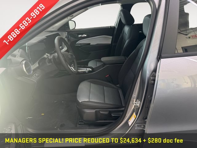 Used 2026 Chevrolet Trax LT w/ Midnight Edition FWD image 10