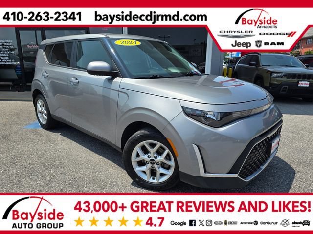 Used 2024 Kia Soul LX w/ Option Group 015 FWD image 1