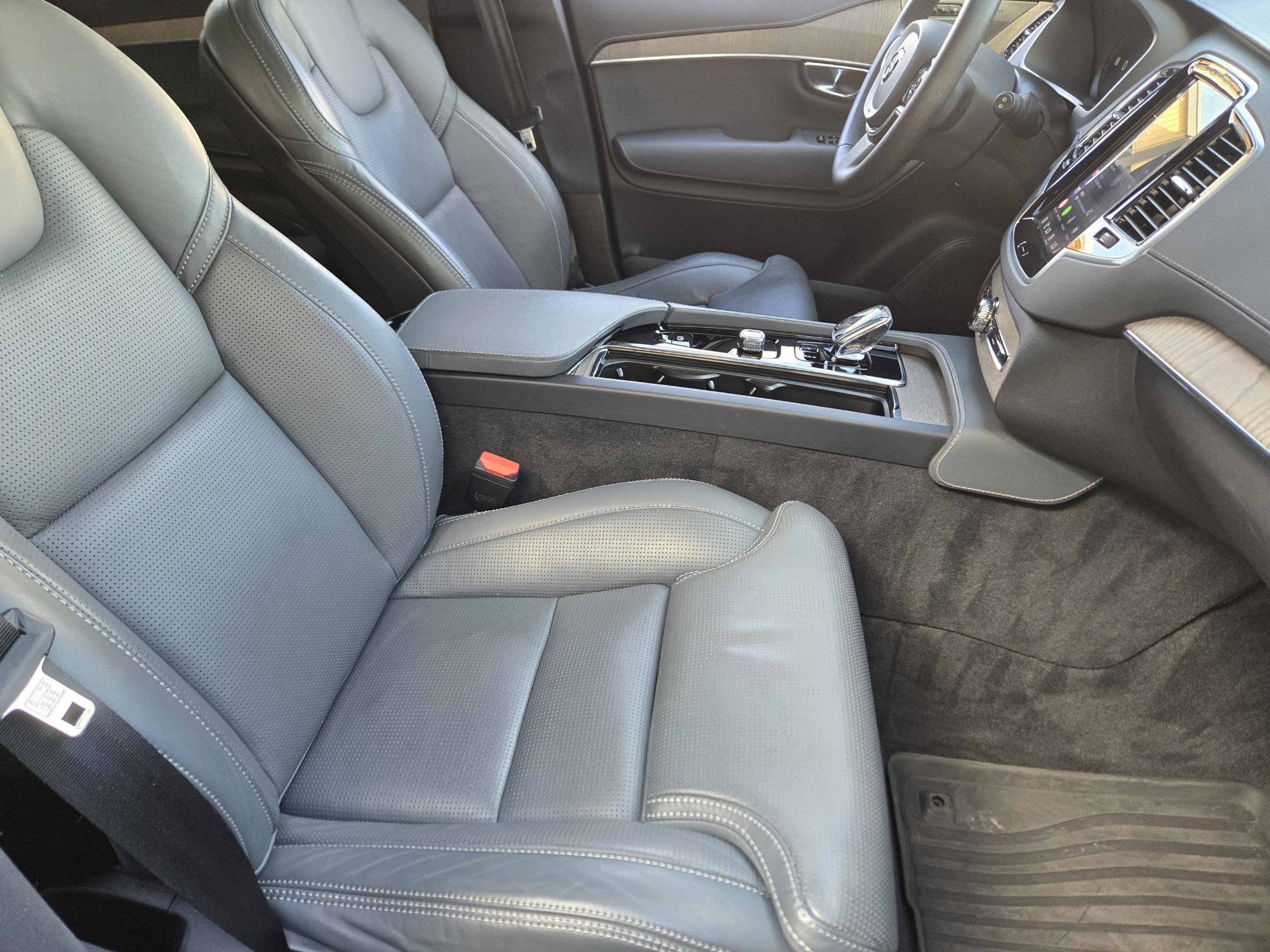 Used 2023 Volvo XC90 B6 Ultimate w/ Protection Package Premier AWD/4WD image 12