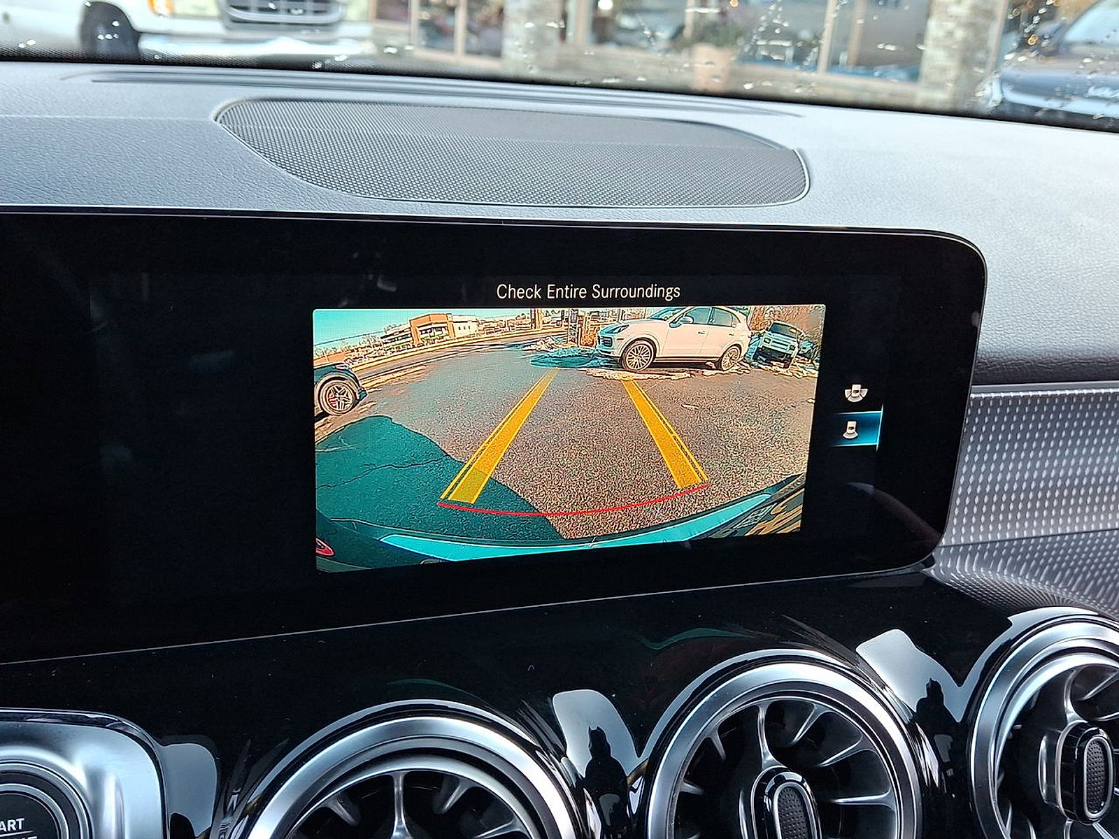 Used 2022 Mercedes-Benz GLB 250 4MATIC image 24