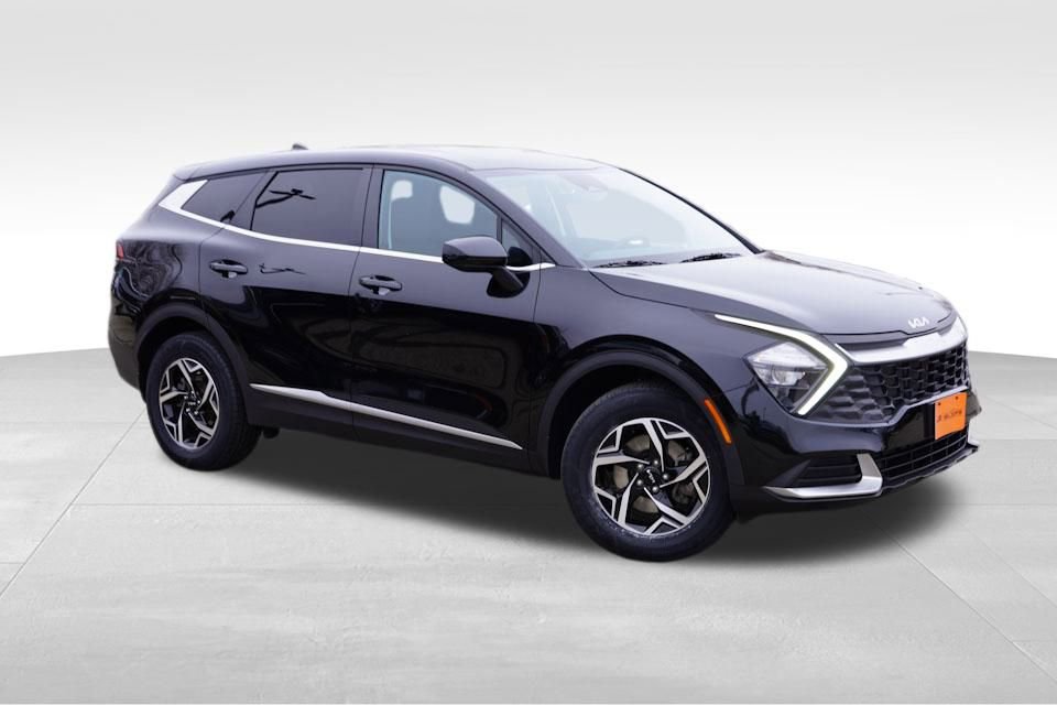Certified 2023 Kia Sportage LX image 3
