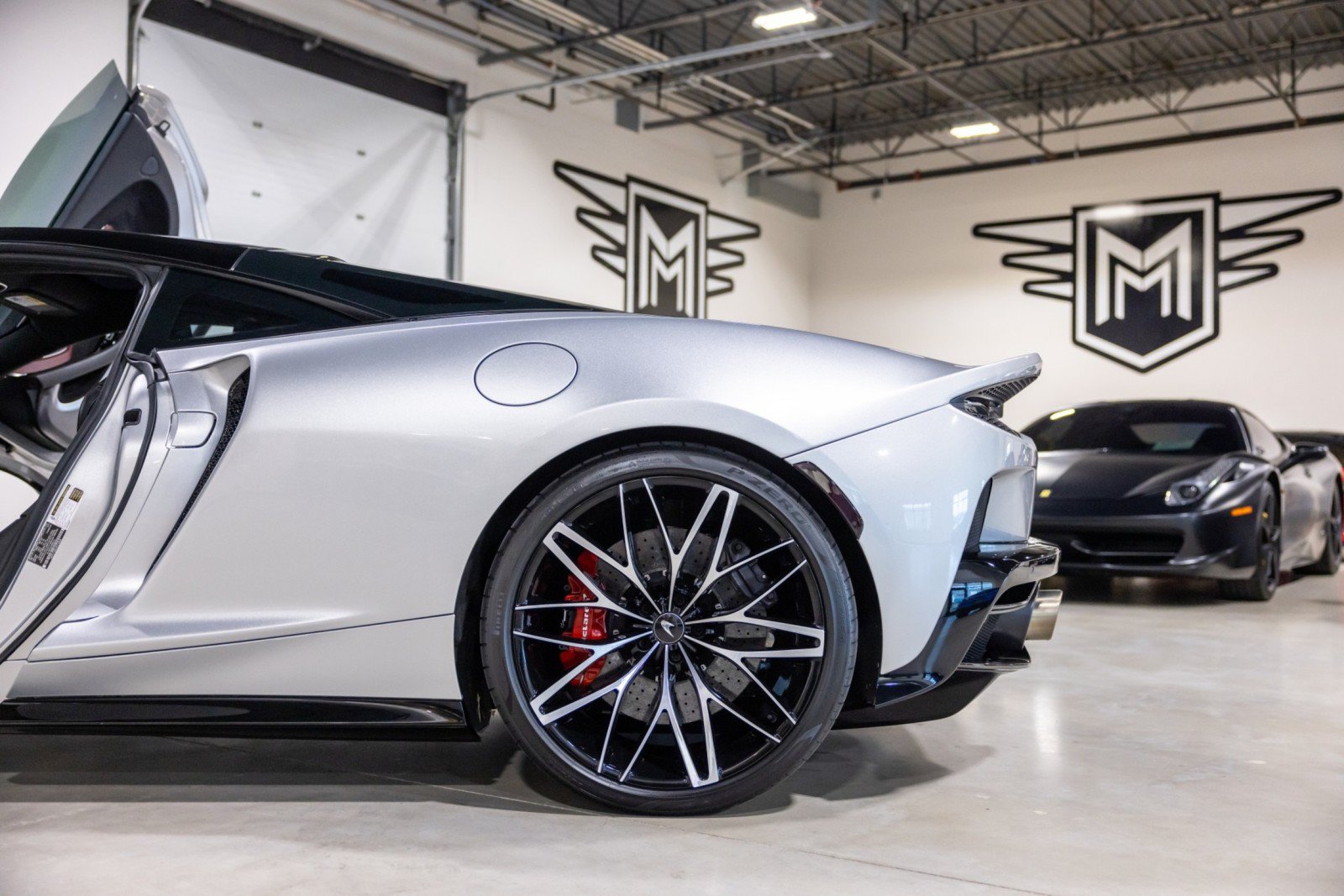 Used 2022 McLaren GT RWD image 15