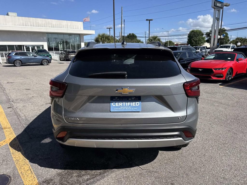 Certified 2025 Chevrolet Trax LT w/ LT Convenience Package image 7