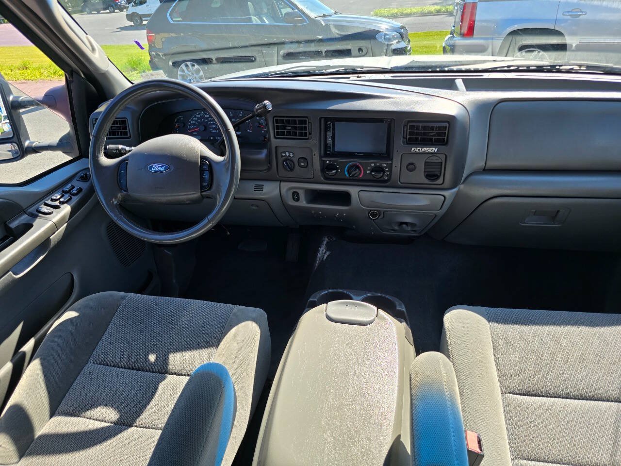 Used 2004 Ford Excursion XLT AWD/4WD image 30