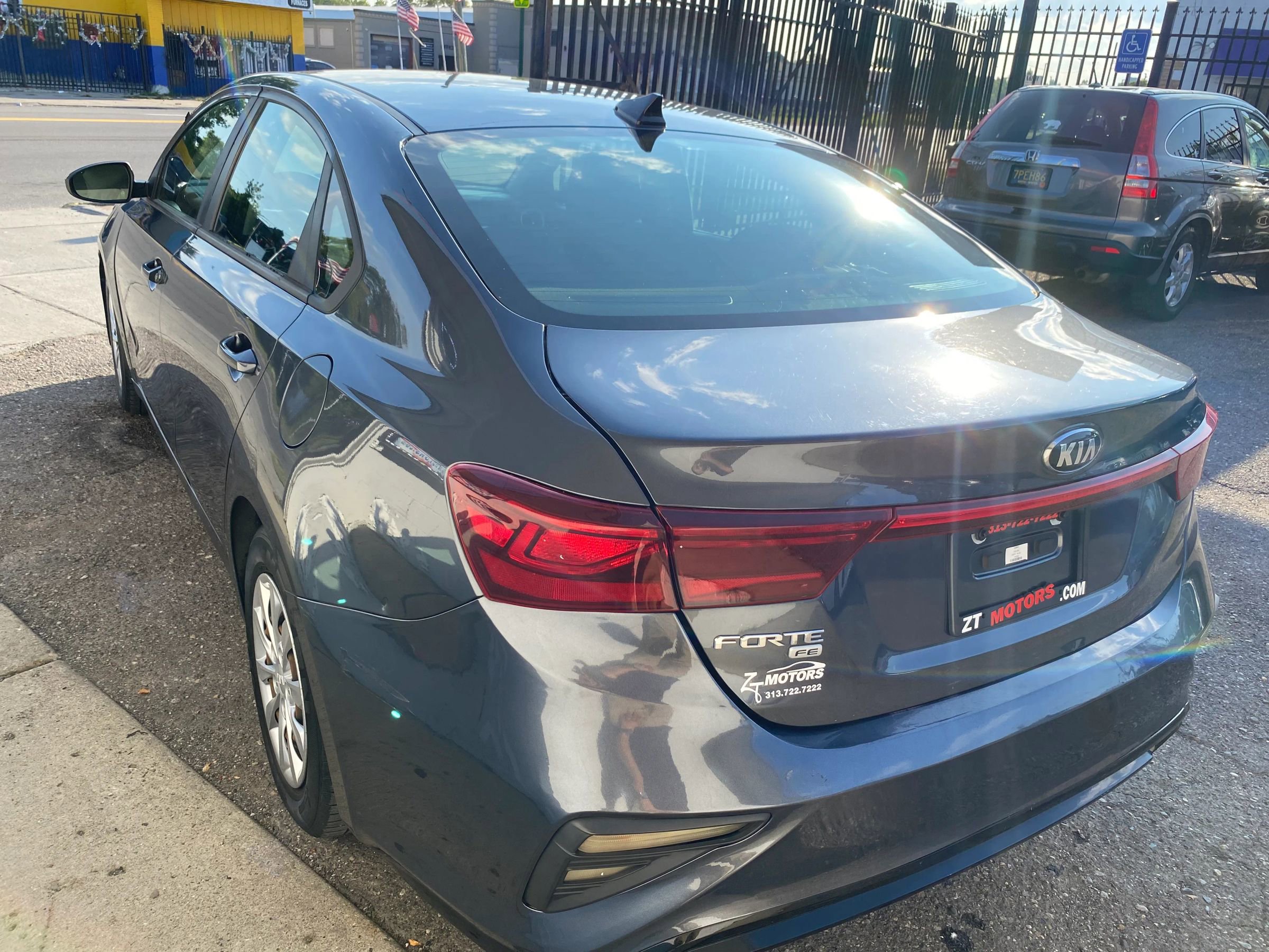 Used 2020 Kia Forte Sedan image 2