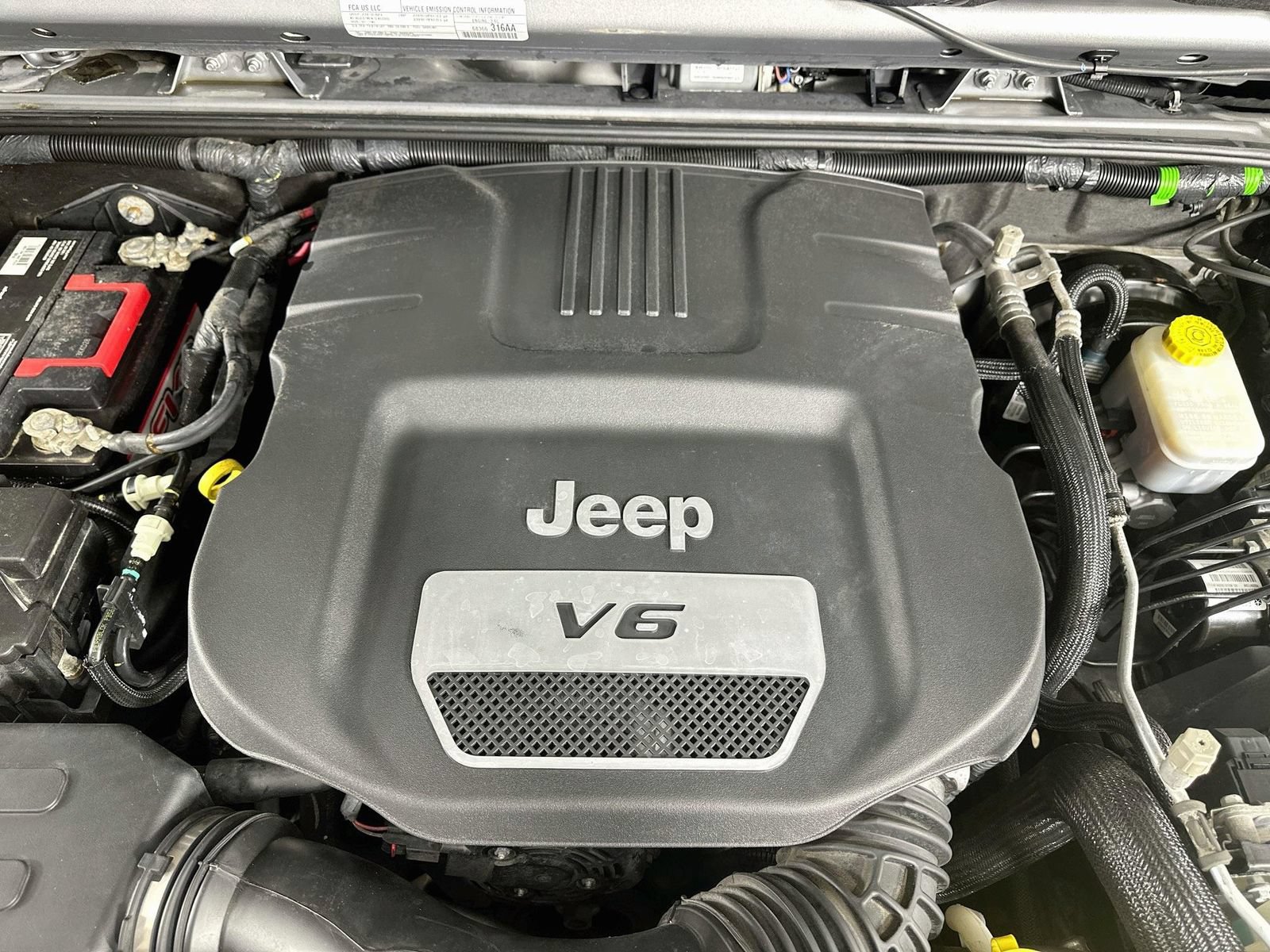 Used 2018 Jeep Wrangler Unlimited Sahara AWD/4WD image 12
