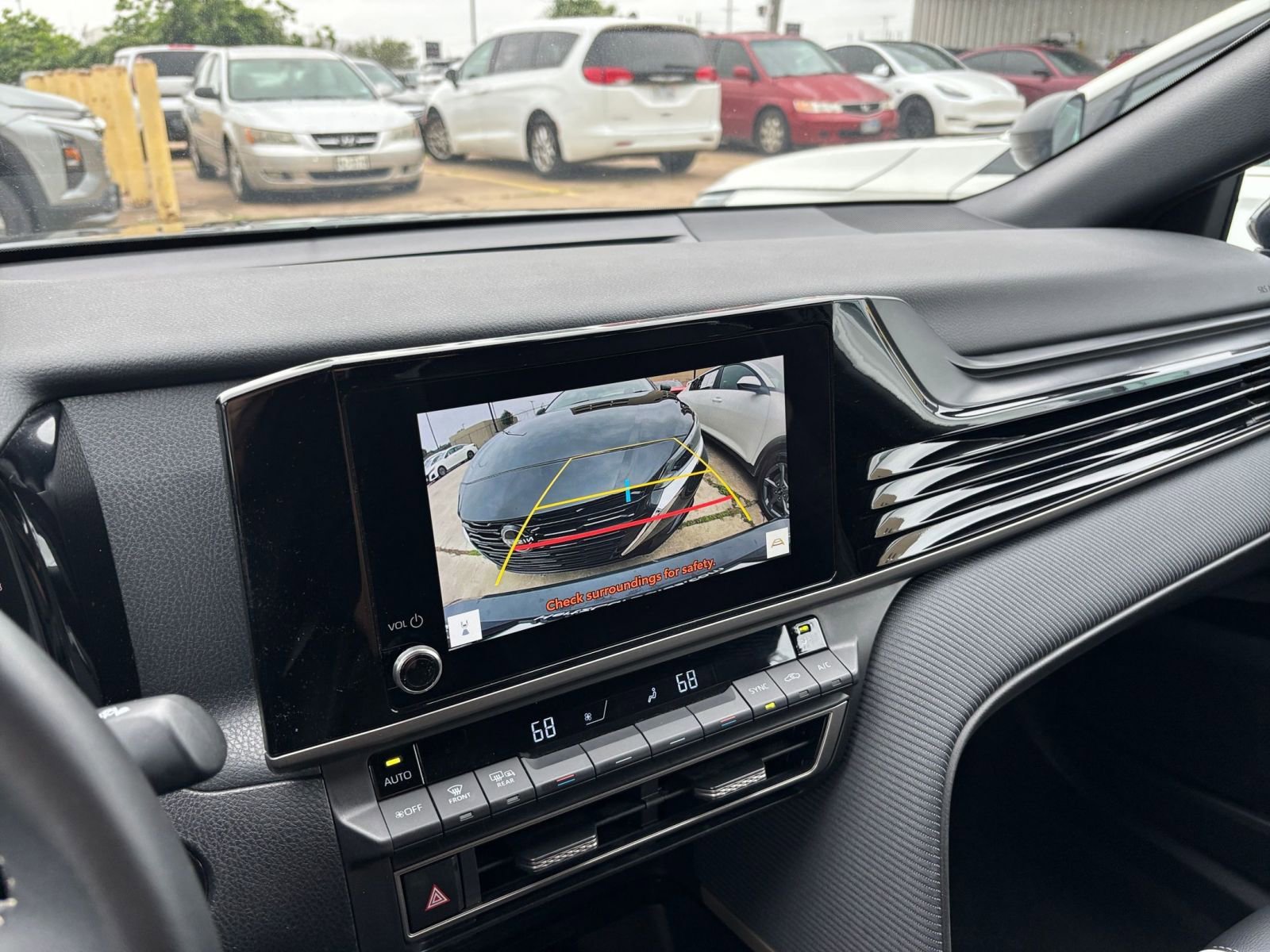 Used 2025 Toyota Camry SE FWD image 24