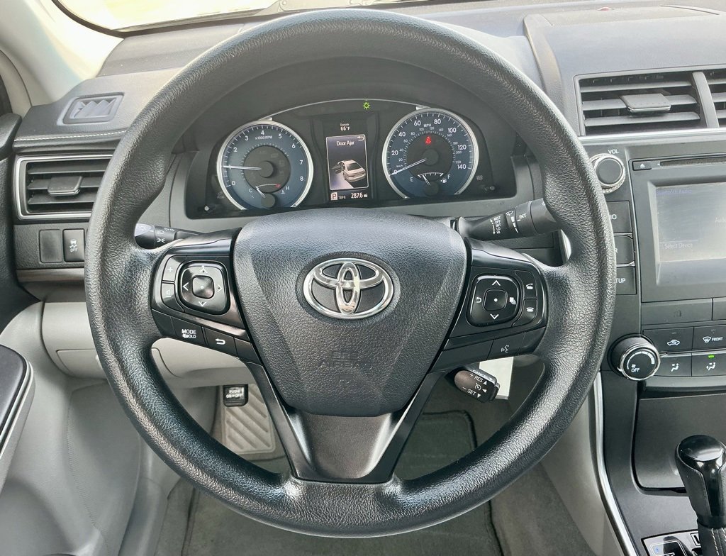 Used 2016 Toyota Camry LE image 34