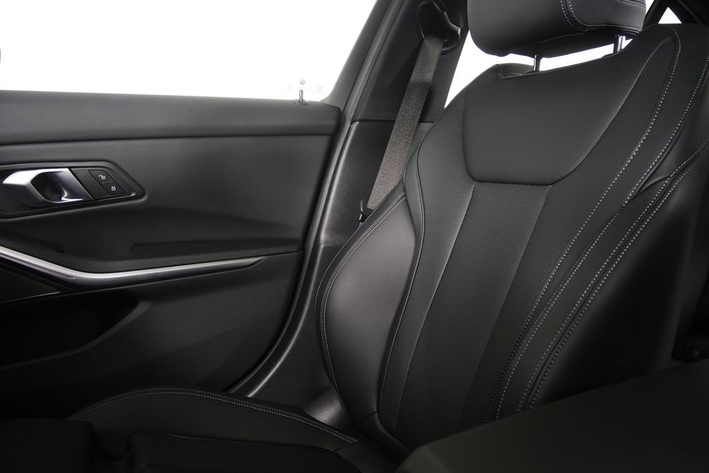 Used 2025 BMW 330i xDrive Sedan image 23