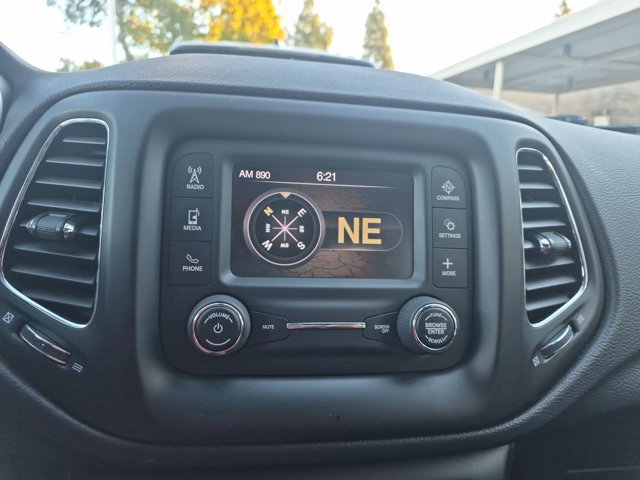 Used 2018 Jeep Compass Latitude AWD/4WD image 13