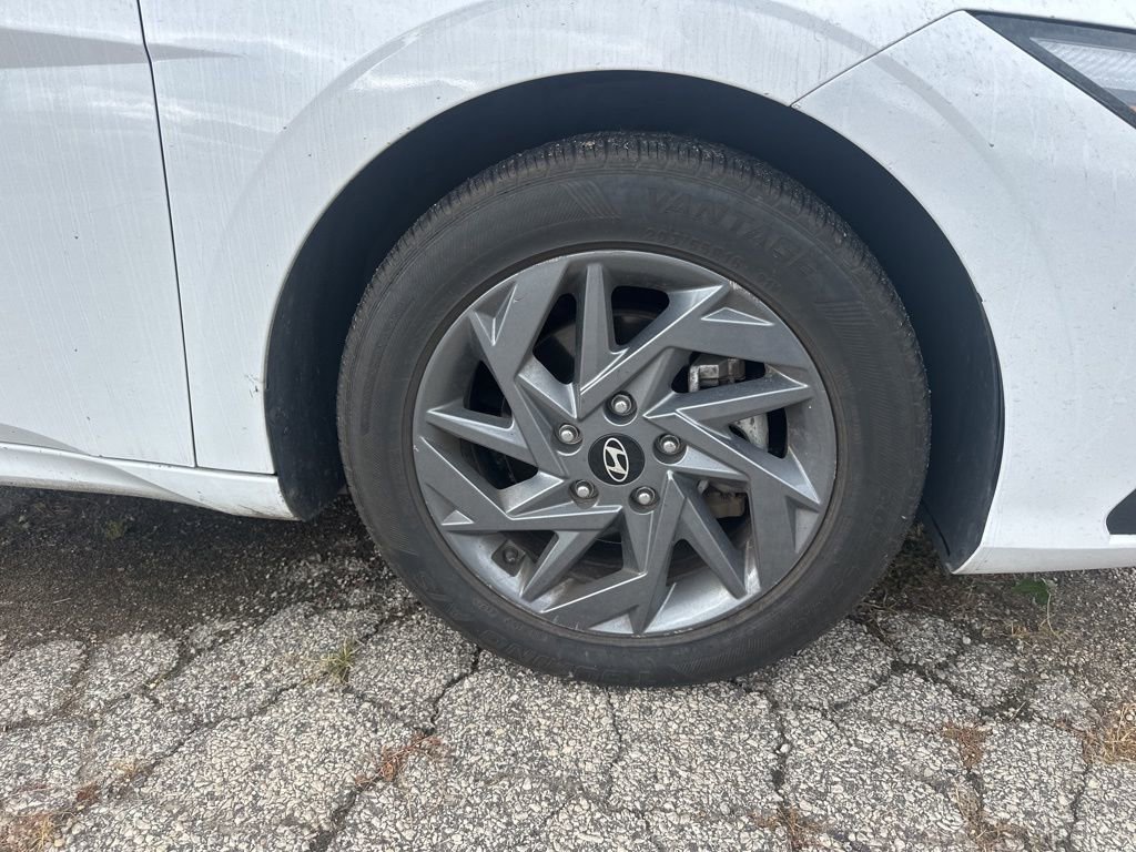 Used 2024 Hyundai Elantra SEL image 4
