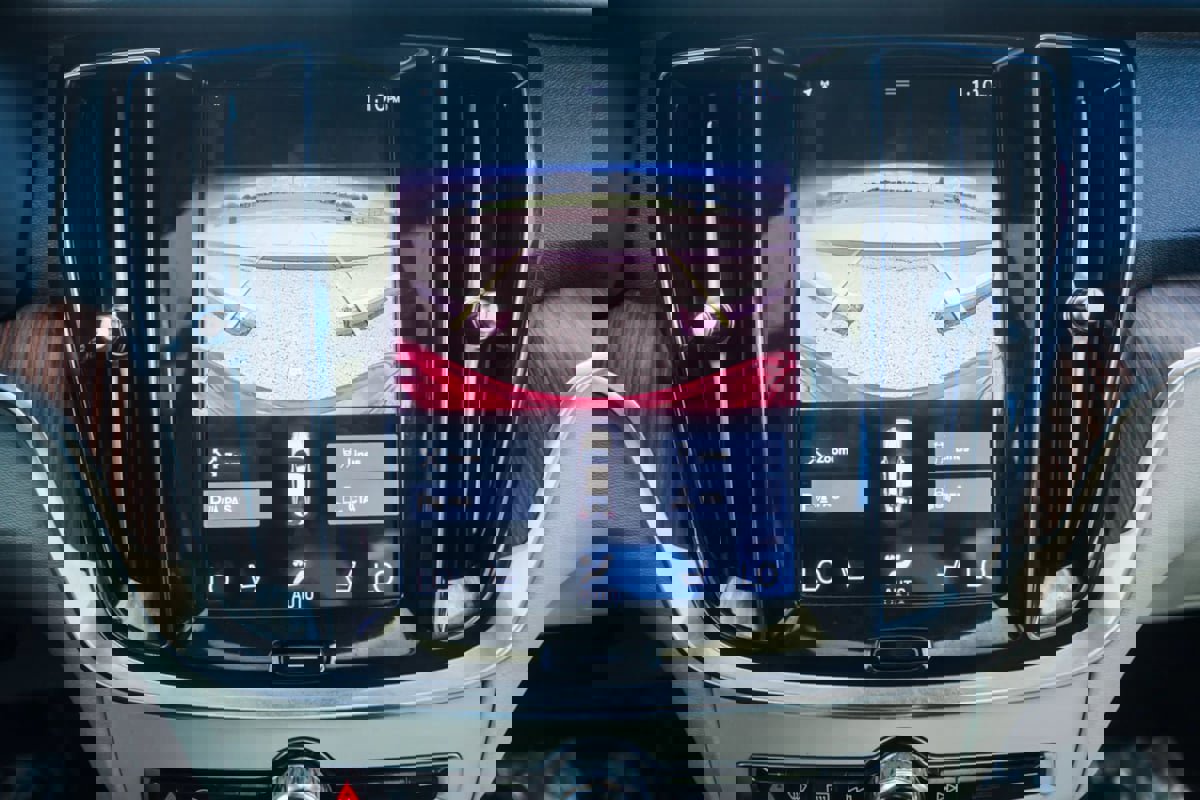 Used 2020 Volvo S60 T6 Momentum image 37