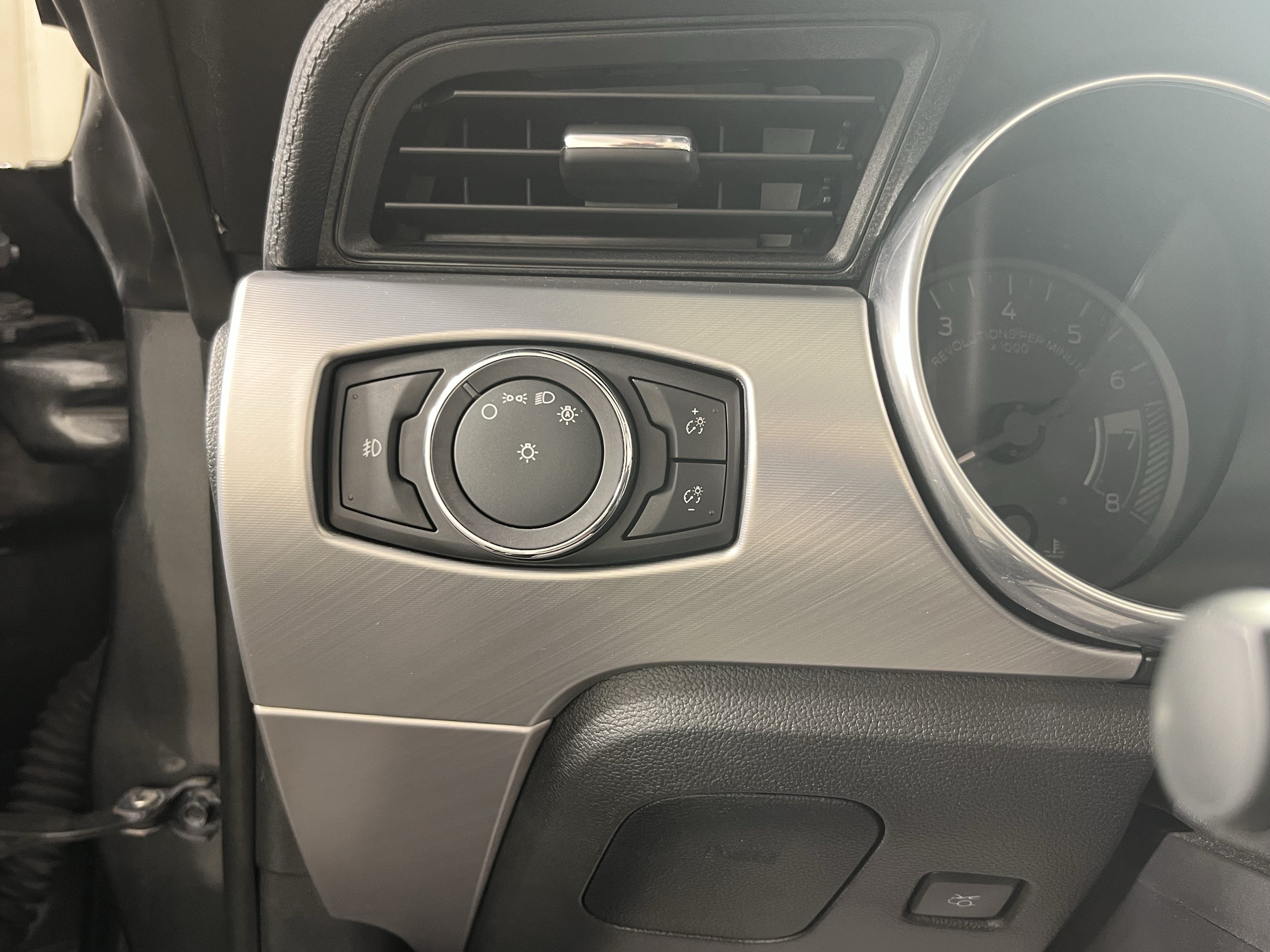 Used 2019 Ford Mustang Premium RWD image 26