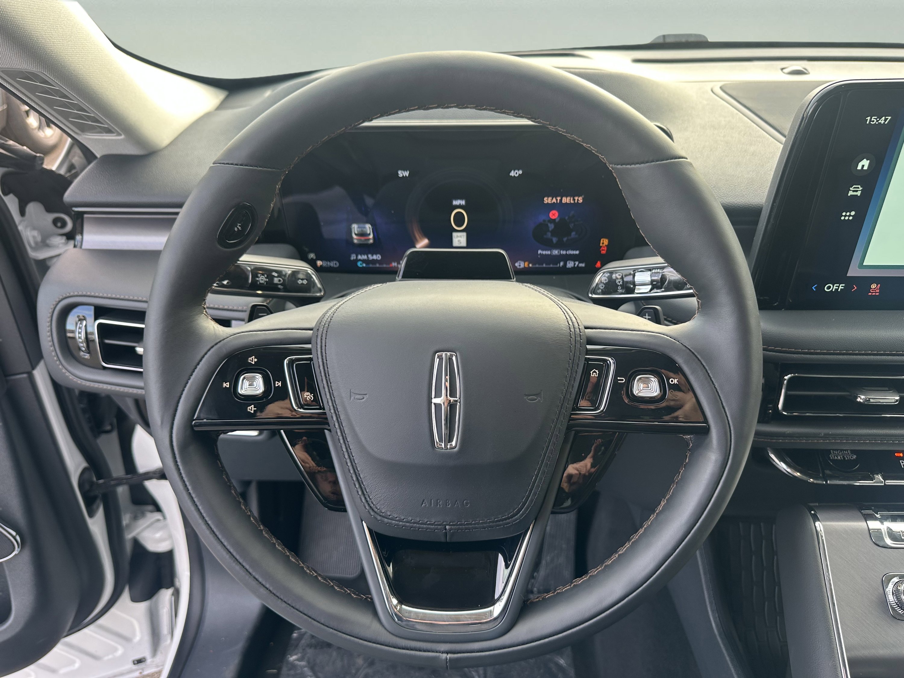 New 2026 Lincoln Aviator AWD image 13