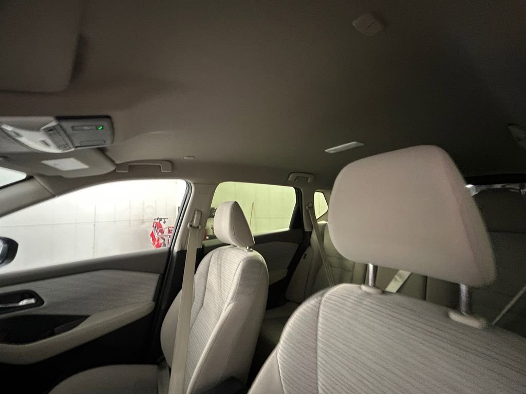 Used 2023 Nissan Rogue SV FWD image 25