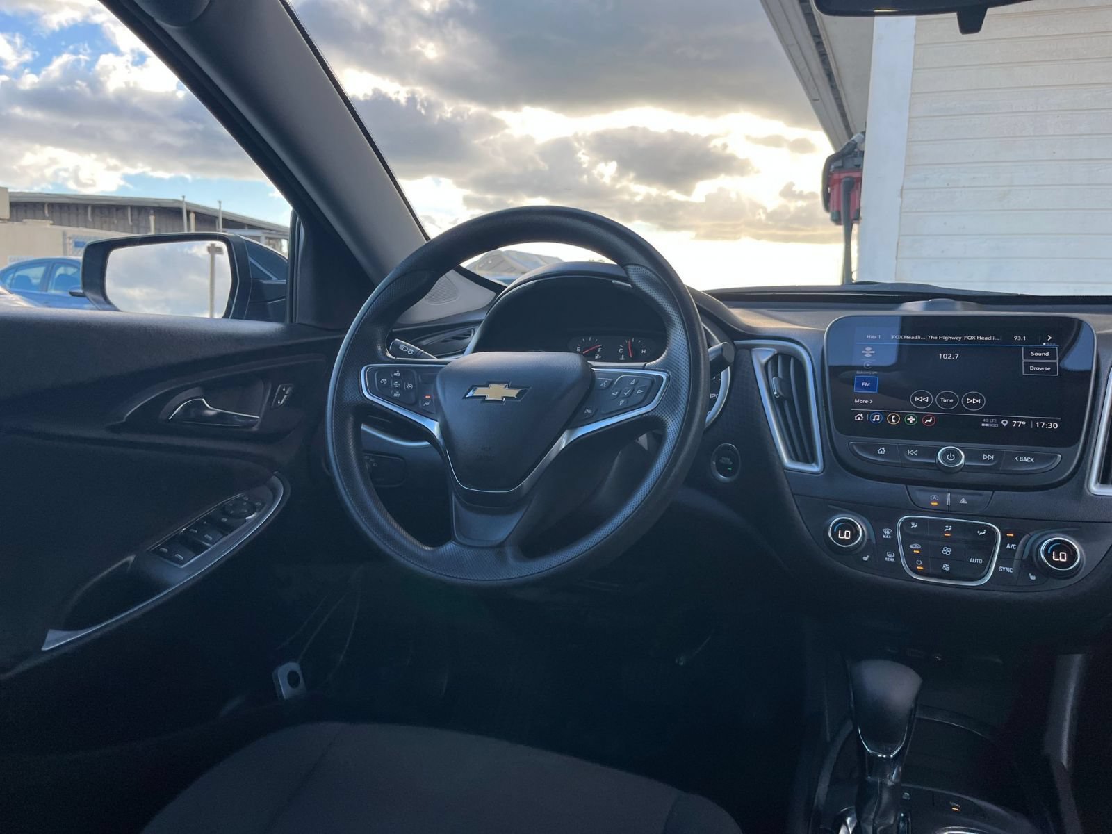 Used 2024 Chevrolet Malibu LT FWD image 26