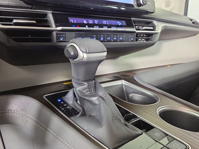 Used 2021 Toyota Sienna XLE w/ XLE Plus Package FWD image 22