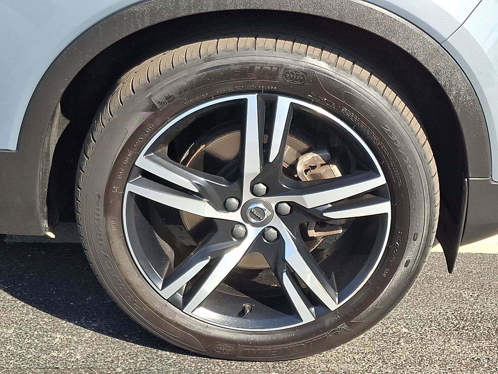 Used 2021 Volvo XC40 T5 R-Design w/ Advanced Package AWD/4WD image 8