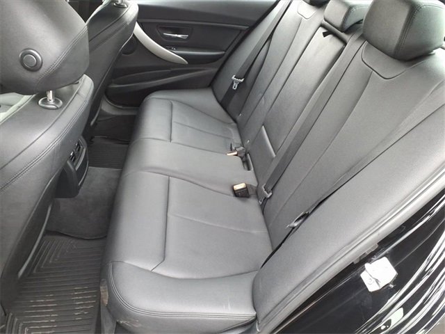Used 2016 BMW 320i xDrive Sedan image 12