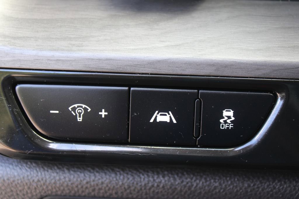 Used 2024 Kia Carnival SX FWD image 35