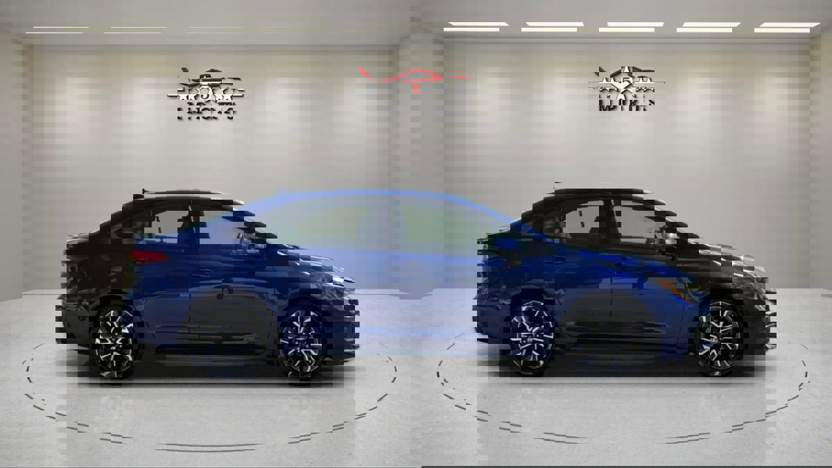 Used 2021 Toyota Corolla XSE image 3