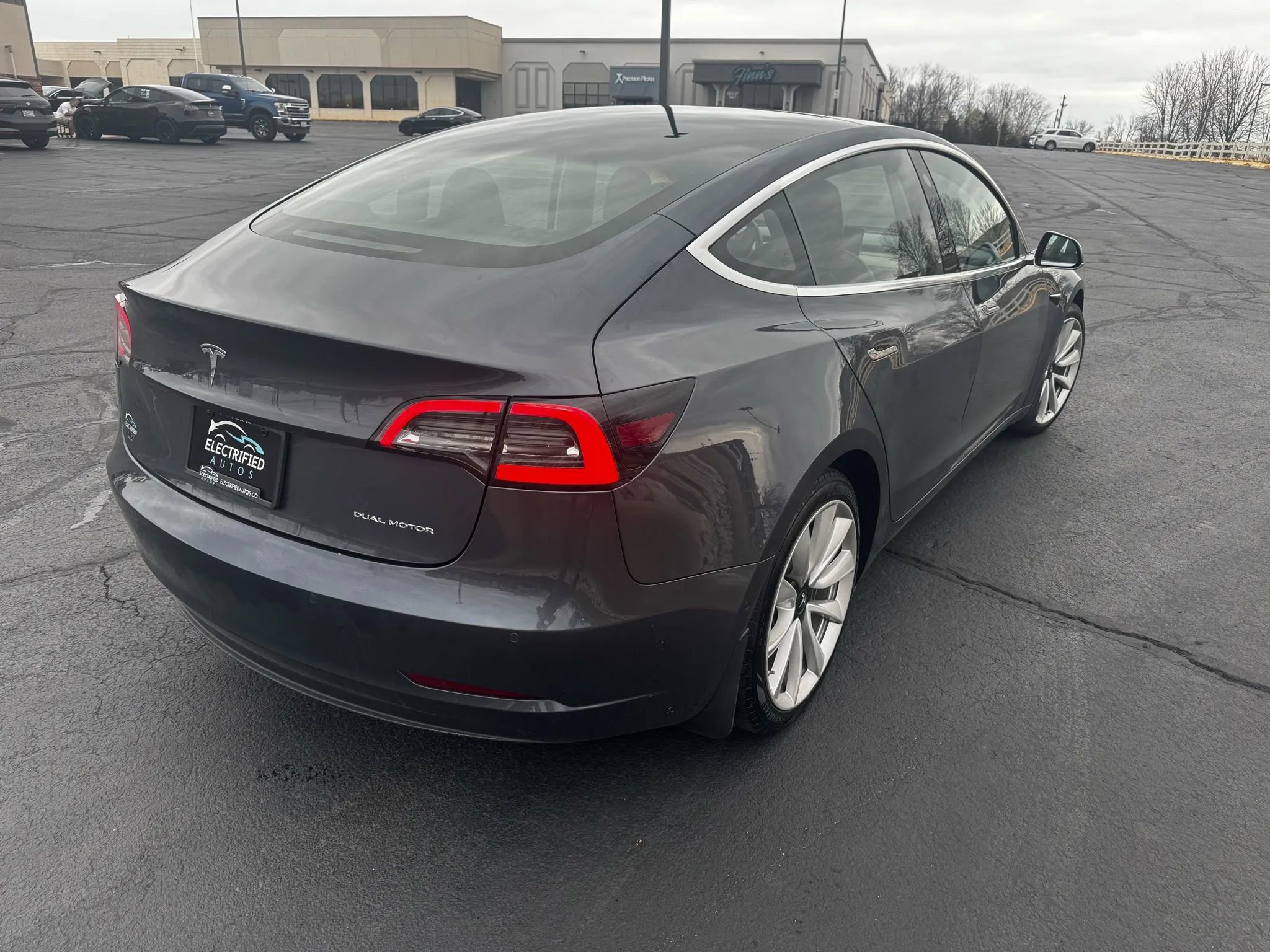 Used 2018 Tesla Model 3 Long Range image 3