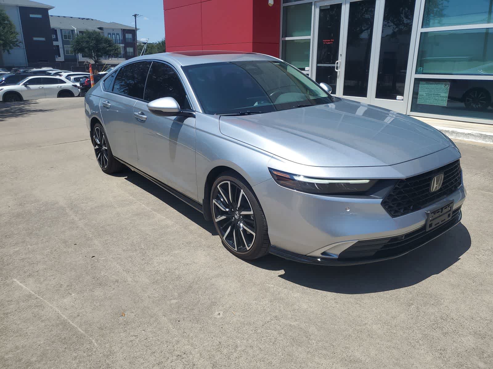 Used 2024 Honda Accord Touring image 9