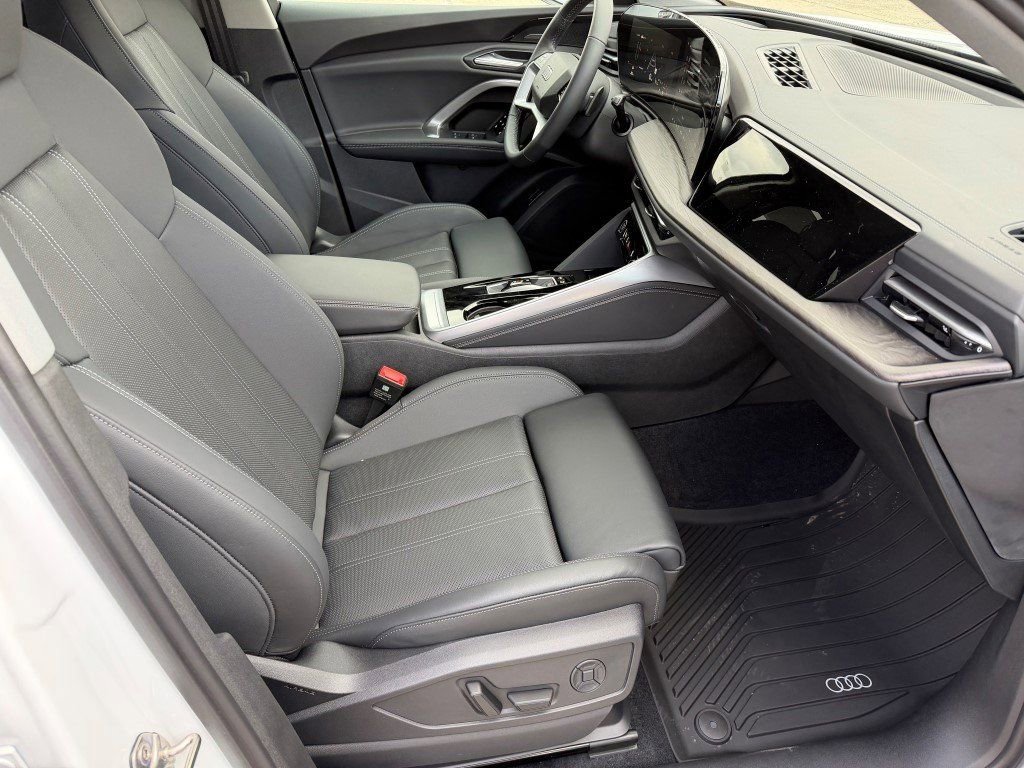 New 2025 Audi Q5 2.0T Premium Plus image 10