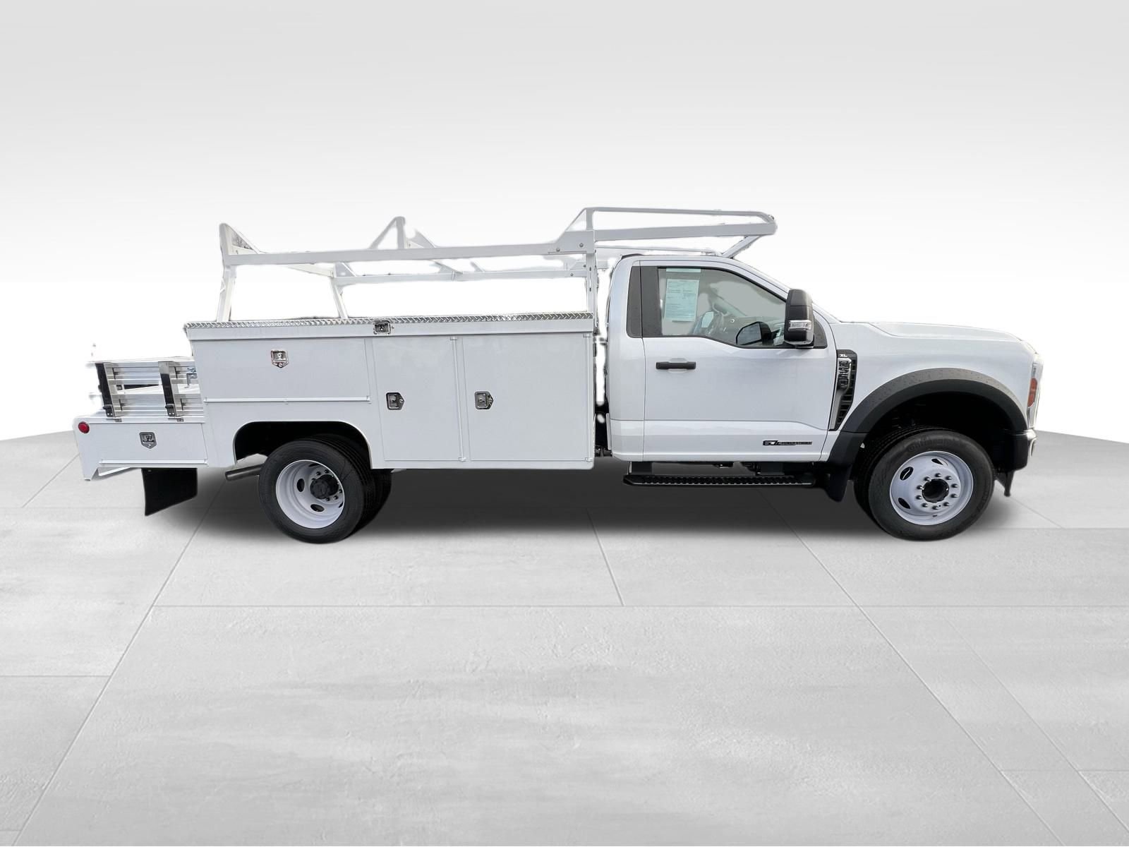 Used 2024 Ford F550 2WD Regular Cab Super Duty image 5