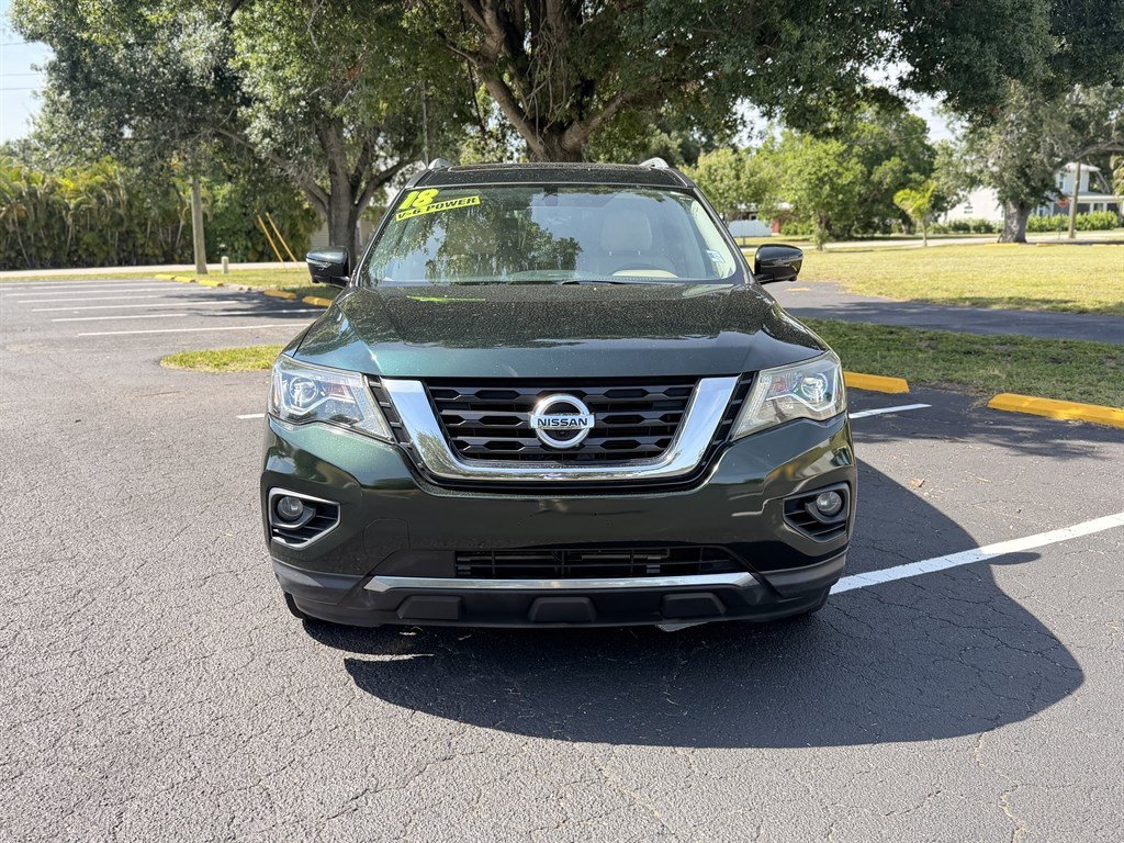 Used 2018 Nissan Pathfinder Platinum AWD/4WD image 2