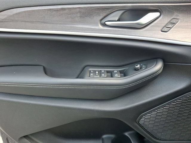 Used 2025 Jeep Grand Cherokee L Limited AWD/4WD image 13