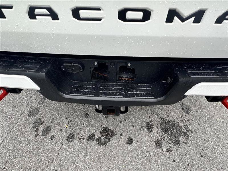 Used 2024 Toyota Tacoma TRD Off-Road AWD/4WD image 12