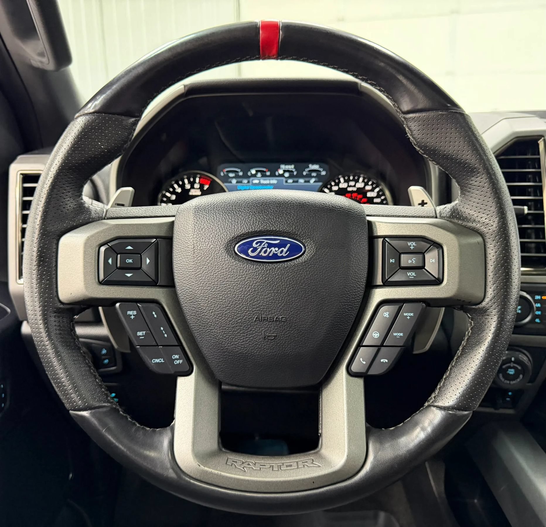 Used 2020 Ford F150 Raptor w/ Equipment Group 802A Luxury AWD/4WD image 20