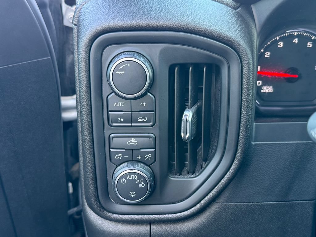 Used 2019 Chevrolet Silverado 1500 Custom w/ Custom Value Package AWD/4WD image 11