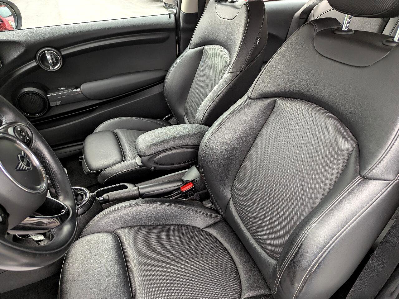 Used 2015 MINI Cooper 2-Door Hardtop image 6