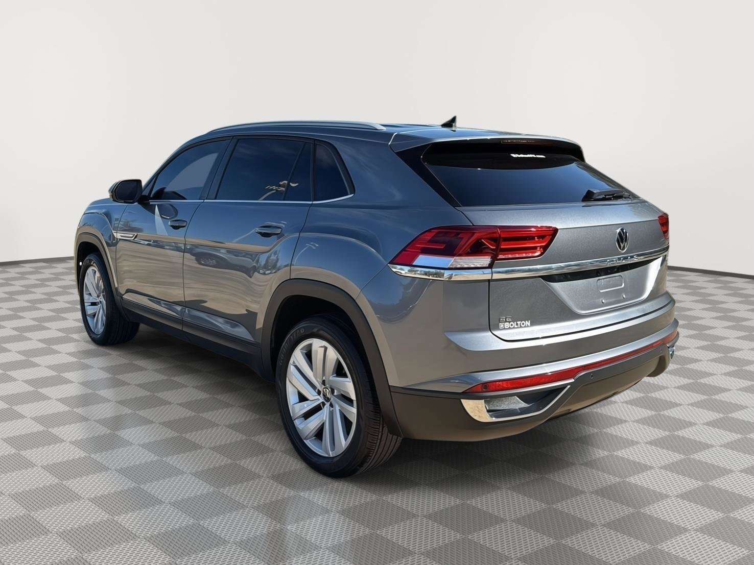 Used 2022 Volkswagen Atlas Cross Sport SE image 3