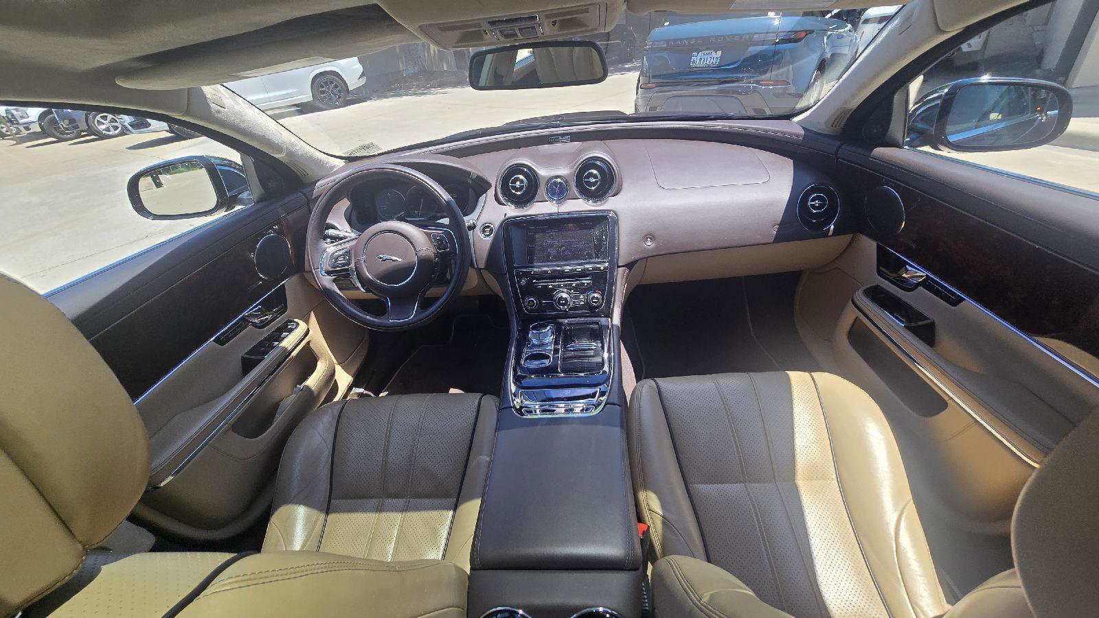 Used 2013 Jaguar XJ L Portfolio RWD image 11
