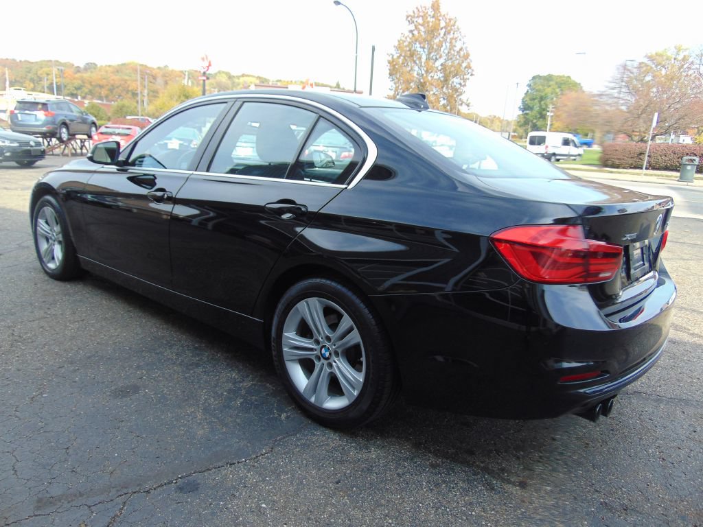 Used 2018 BMW 330i xDrive Sedan w/ Convenience Package AWD/4WD image 8