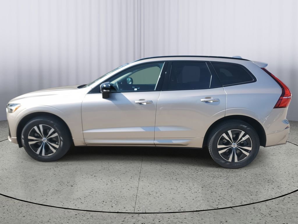 Used 2024 Volvo XC60 B5 Core image 7