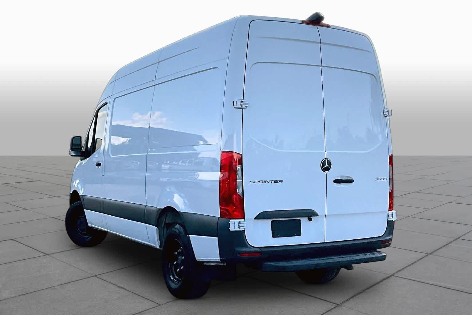Used 2022 Mercedes-Benz Sprinter 3500 image 11