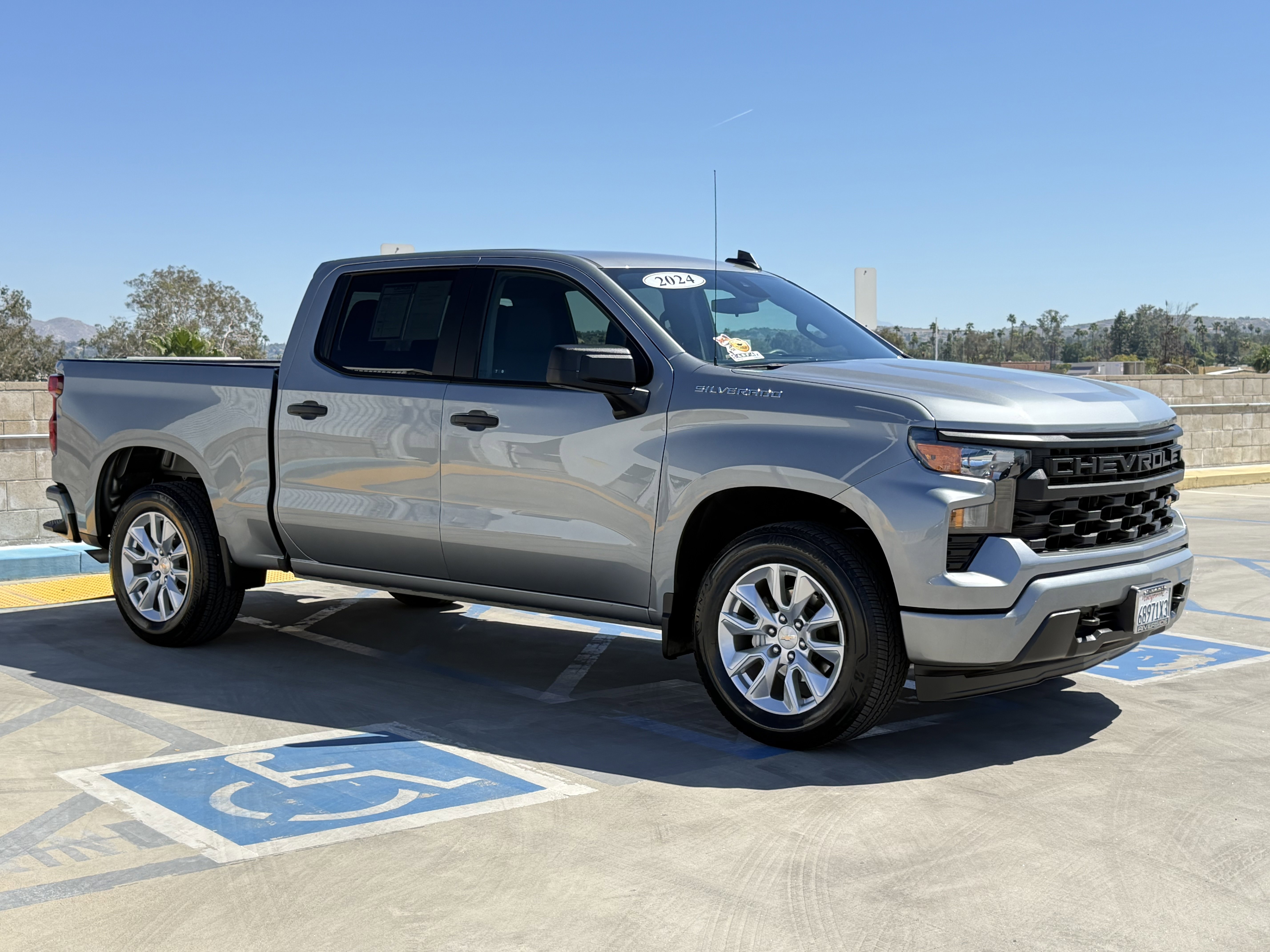 Used 2024 Chevrolet Silverado 1500 Custom image 2