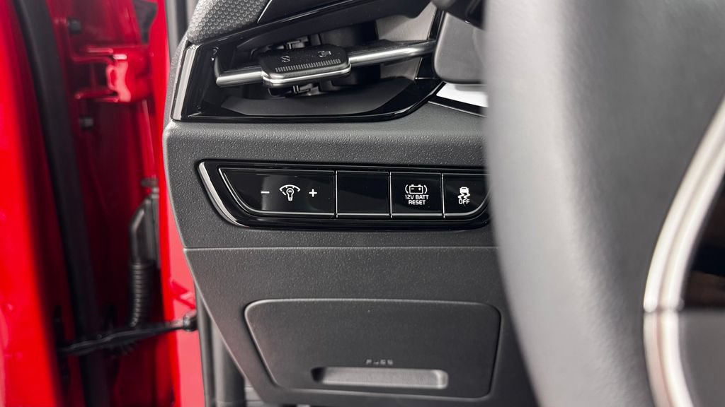 New 2026 Kia Niro LX FWD image 31