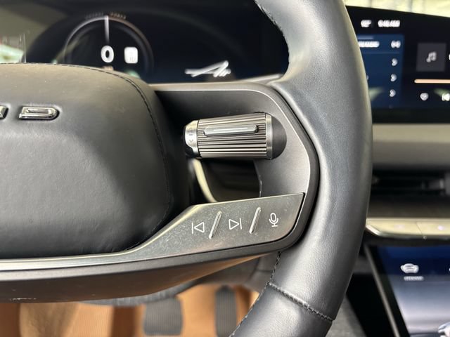 Used 2025 Lucid Air Touring AWD/4WD image 28